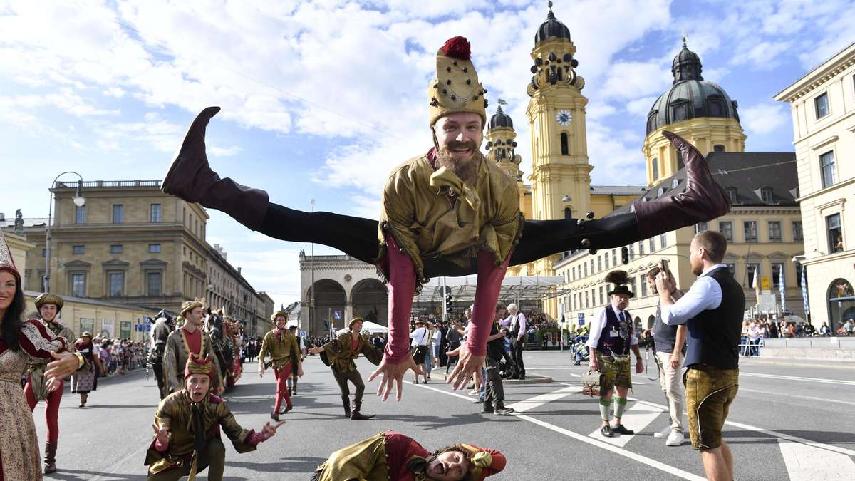 Trachten- und Schützenzug