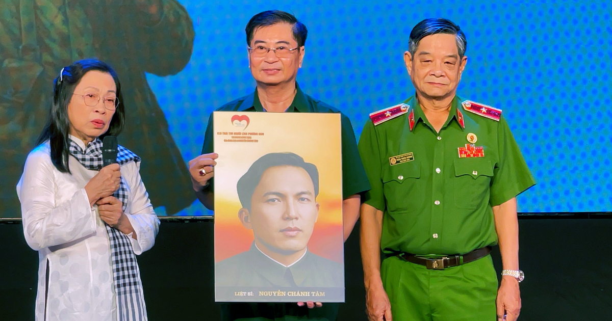 Chương trình nghệ thuật kỷ niệm 81 năm Ngày Nam Bộ kháng chiến và 63 năm Ngày thành lập Trung đoàn 1 U Minh Anh hùng