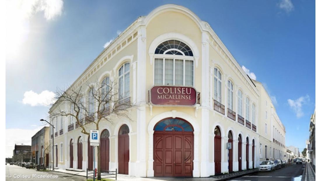 Concerto de A Garota Não com o Coro das Mulheres da Ilha