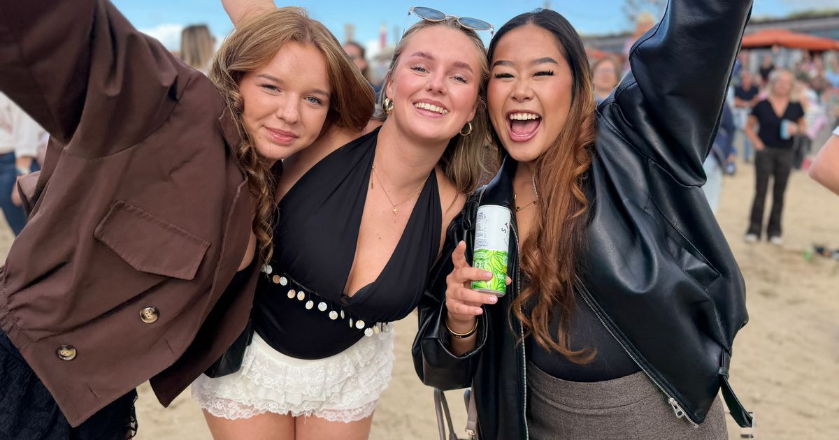 Muziekfestival op het Scheveningse strand