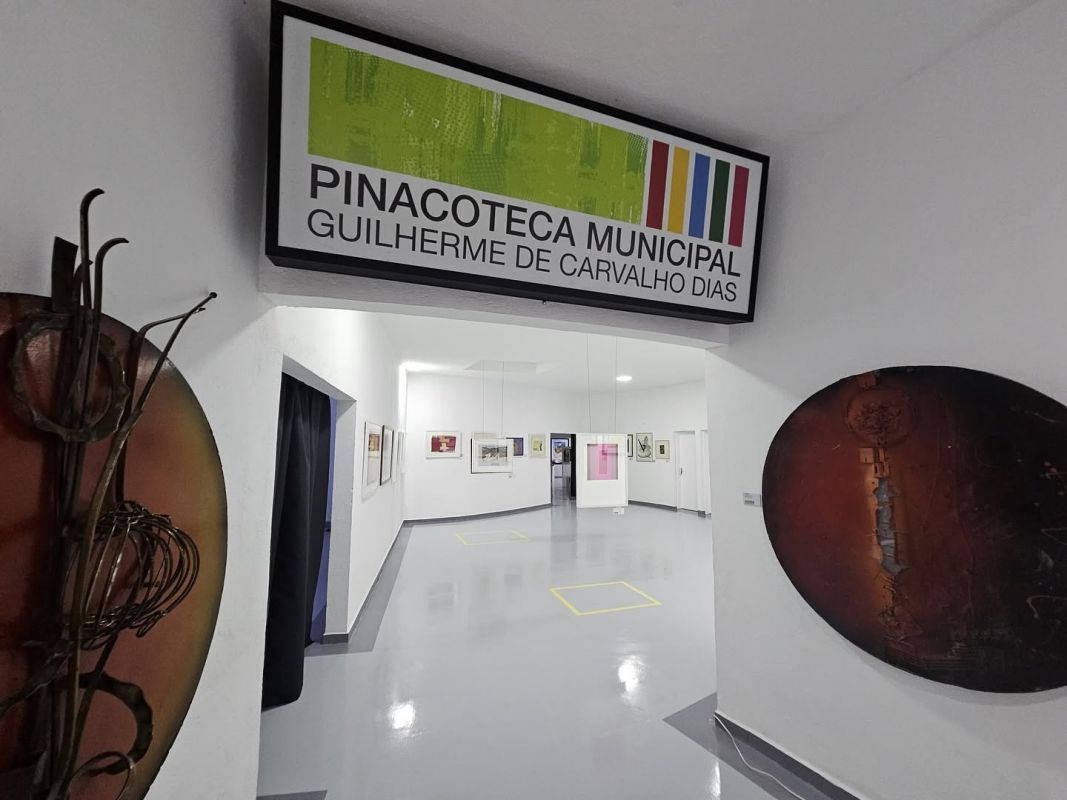 Exposições “Expressões dos Traços” e “O Céu, o Chão e o Meio”
