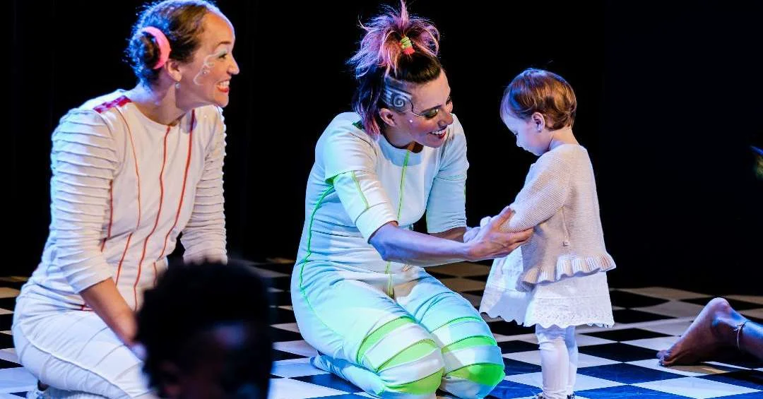 Tóin: Dança Para bebês