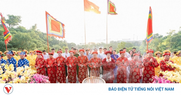 Lễ hội Đền Cửa Ông tháng Tám
