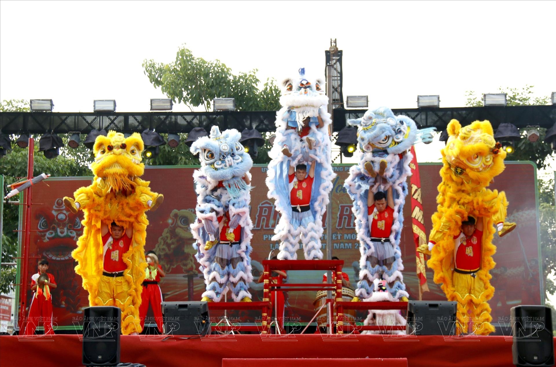 Liên hoan Lân Sư Rồng phường Phan Thiết