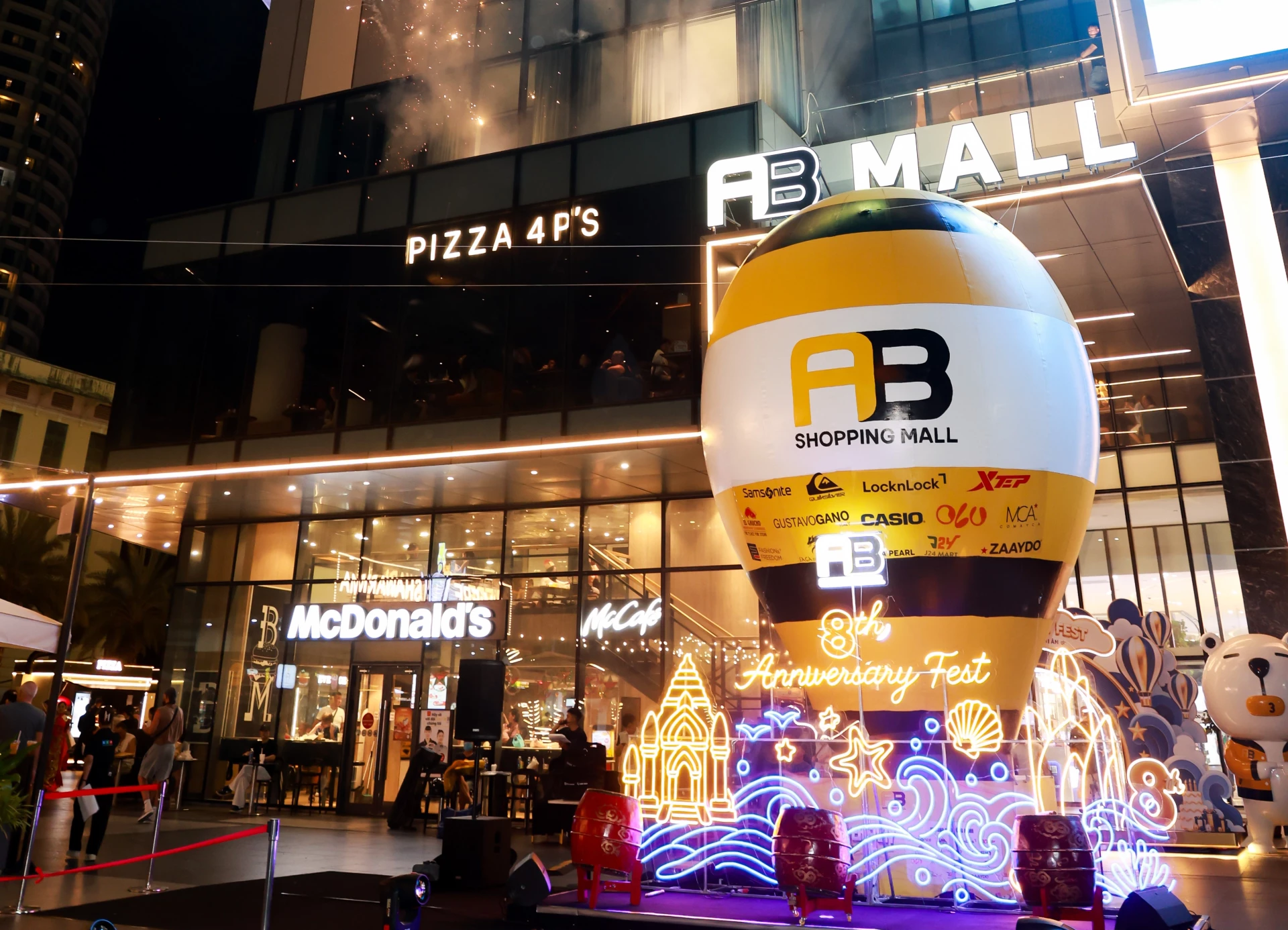 Lễ hội kỷ niệm 8 năm A&B Shopping Mall: "Chạm dấu ấn - Đậm tri ân"