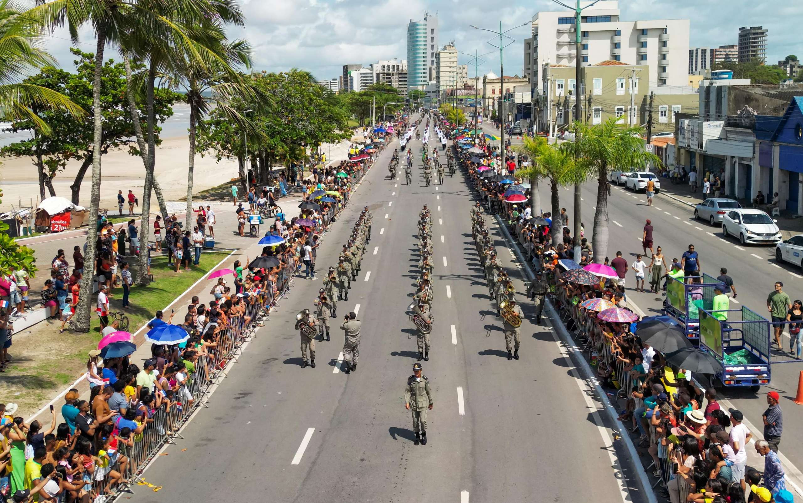 Desfile cívico-militar em celebração ao Dia da Independência do Brasil