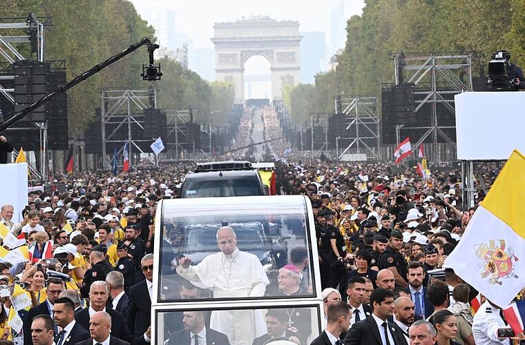 Papst-Messe in Paris