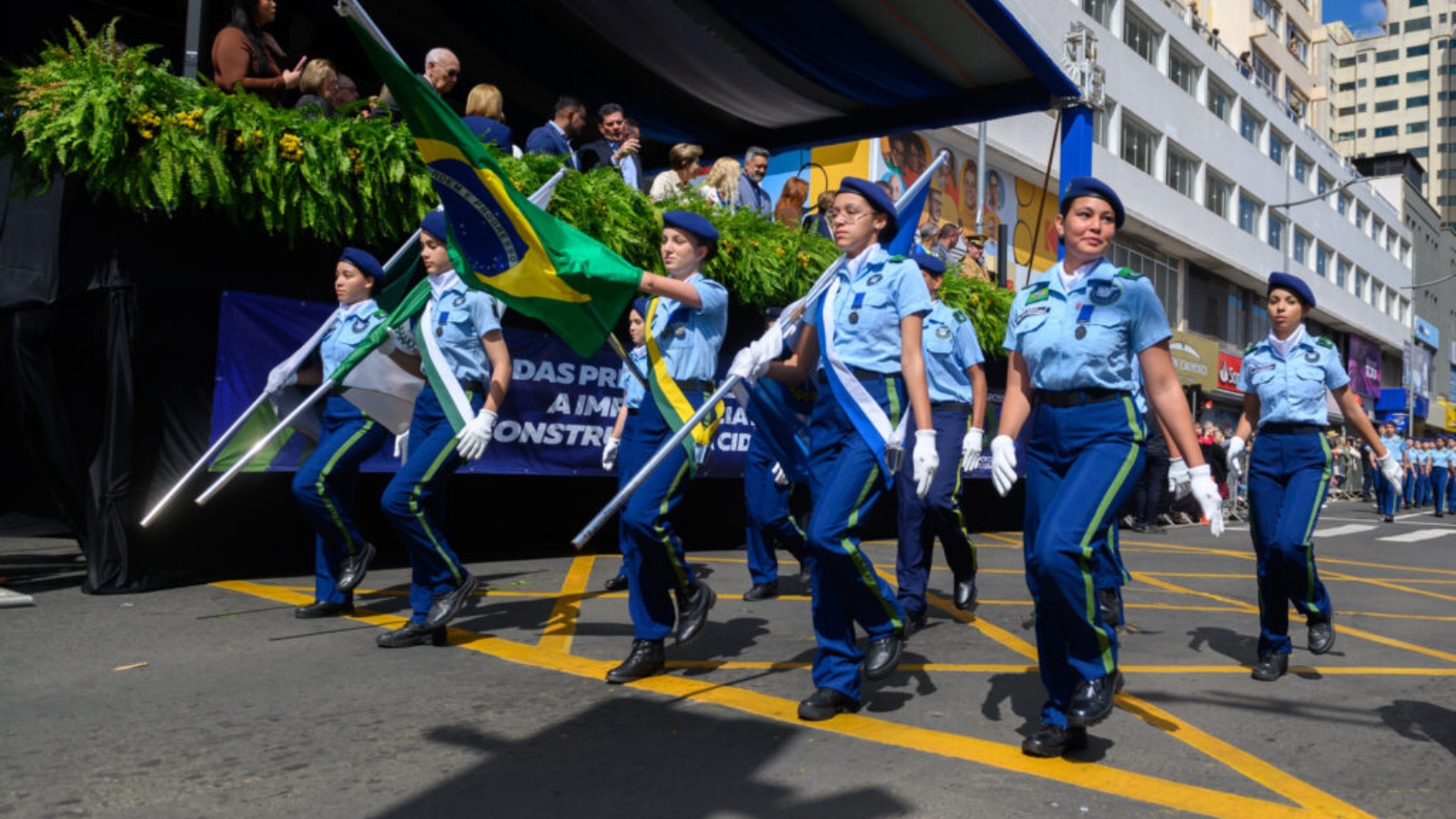 Desfile de Aniversário de Ponta Grossa
