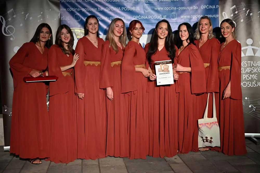 Humanitarni koncert klapa "Pjesmom za Kuću nade"