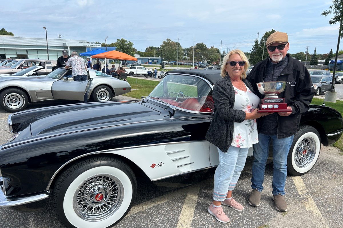 22 Wing Auto Hobby Club car show