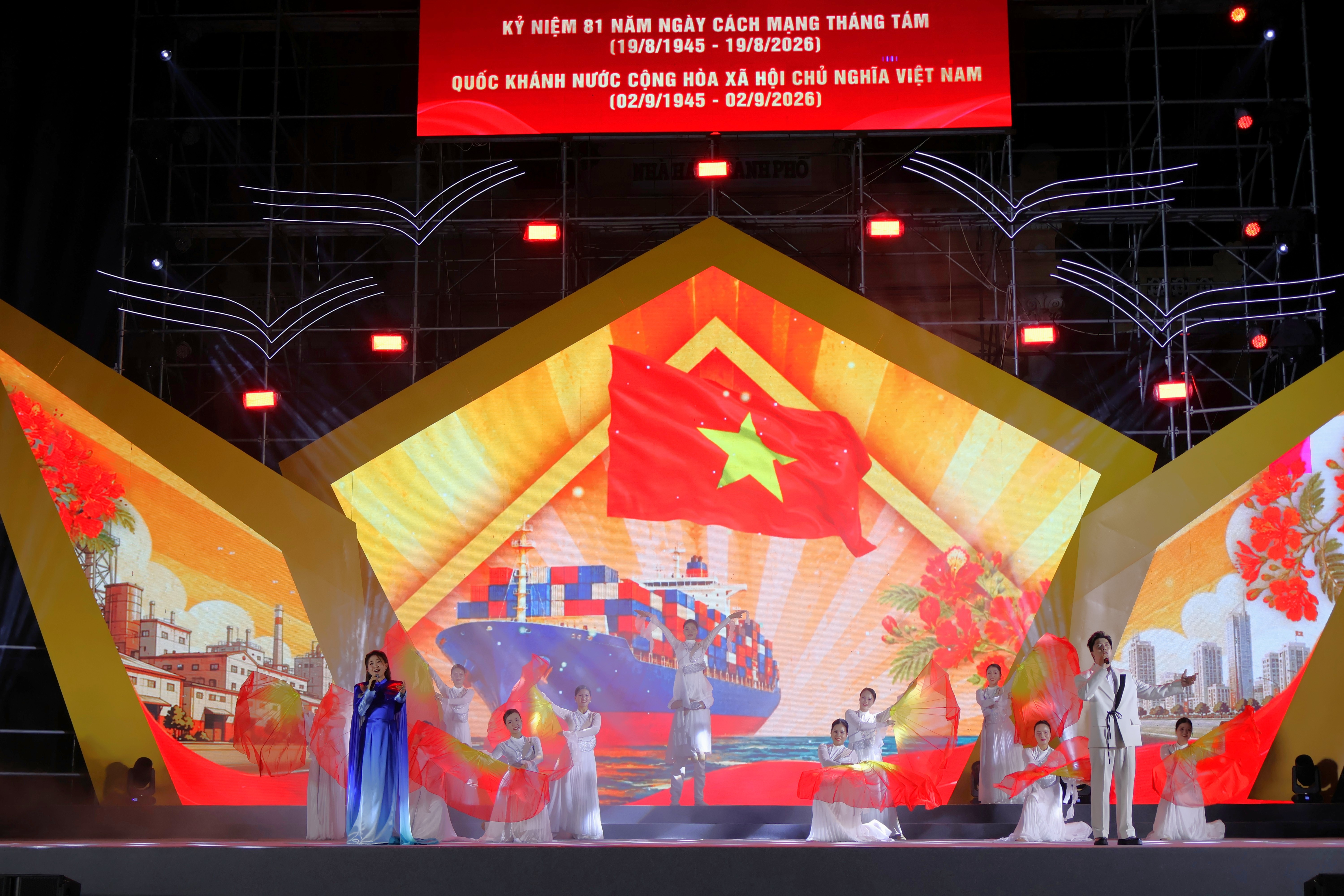 Chương trình nghệ thuật “Dưới ánh sao độc lập”
