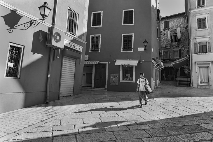 Samostalna izložba fotografija "Rovinj u kadru/Grad koji diše"