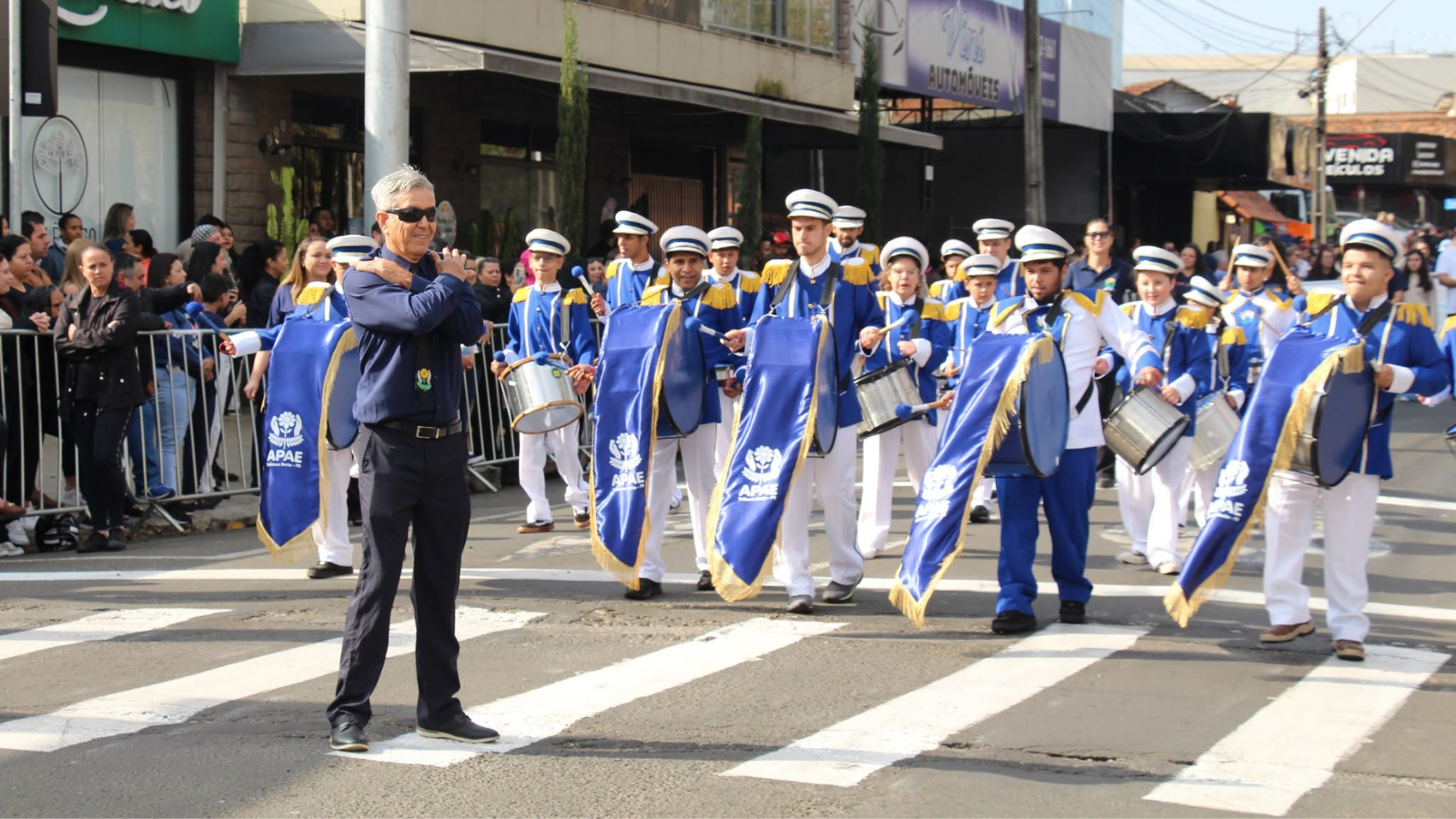 Desfile Cívico em comemoração à Independência do Brasil em Telêmaco Borba