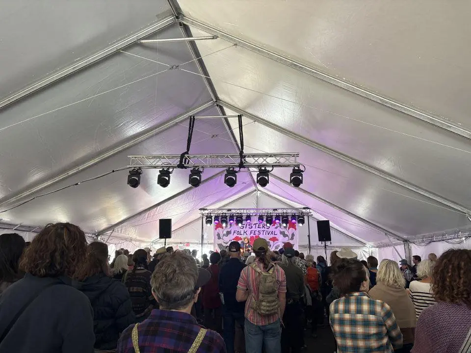 Sisters Folk Festival
