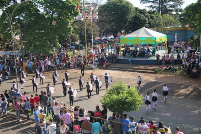 Desfile Cívico 2026 em Três de Maio