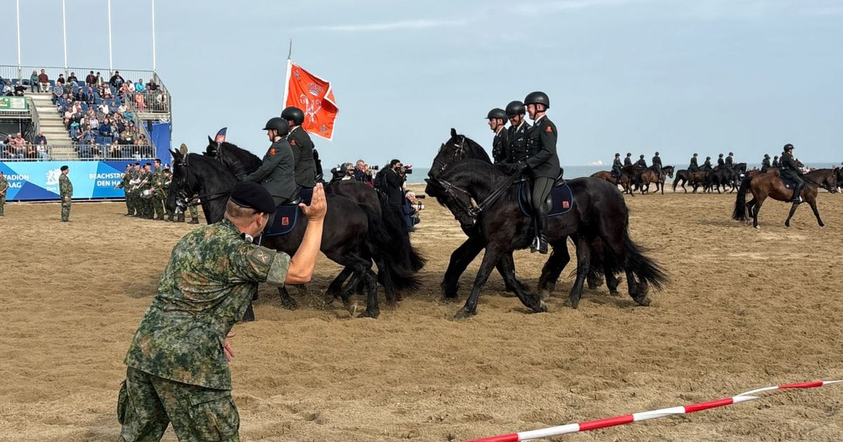 Strandoefening voor Prinsjesdag