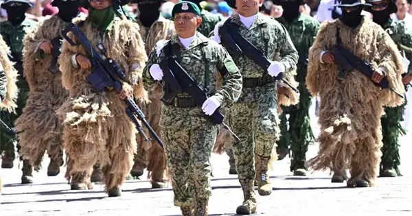 Desfile cívico-militar del 16 de septiembre