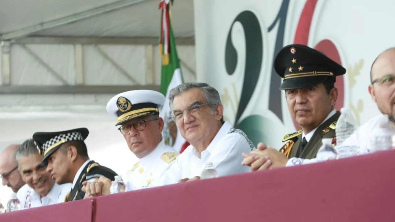 Desfile Cívico-Militar por el 216 Aniversario de la Independencia de México