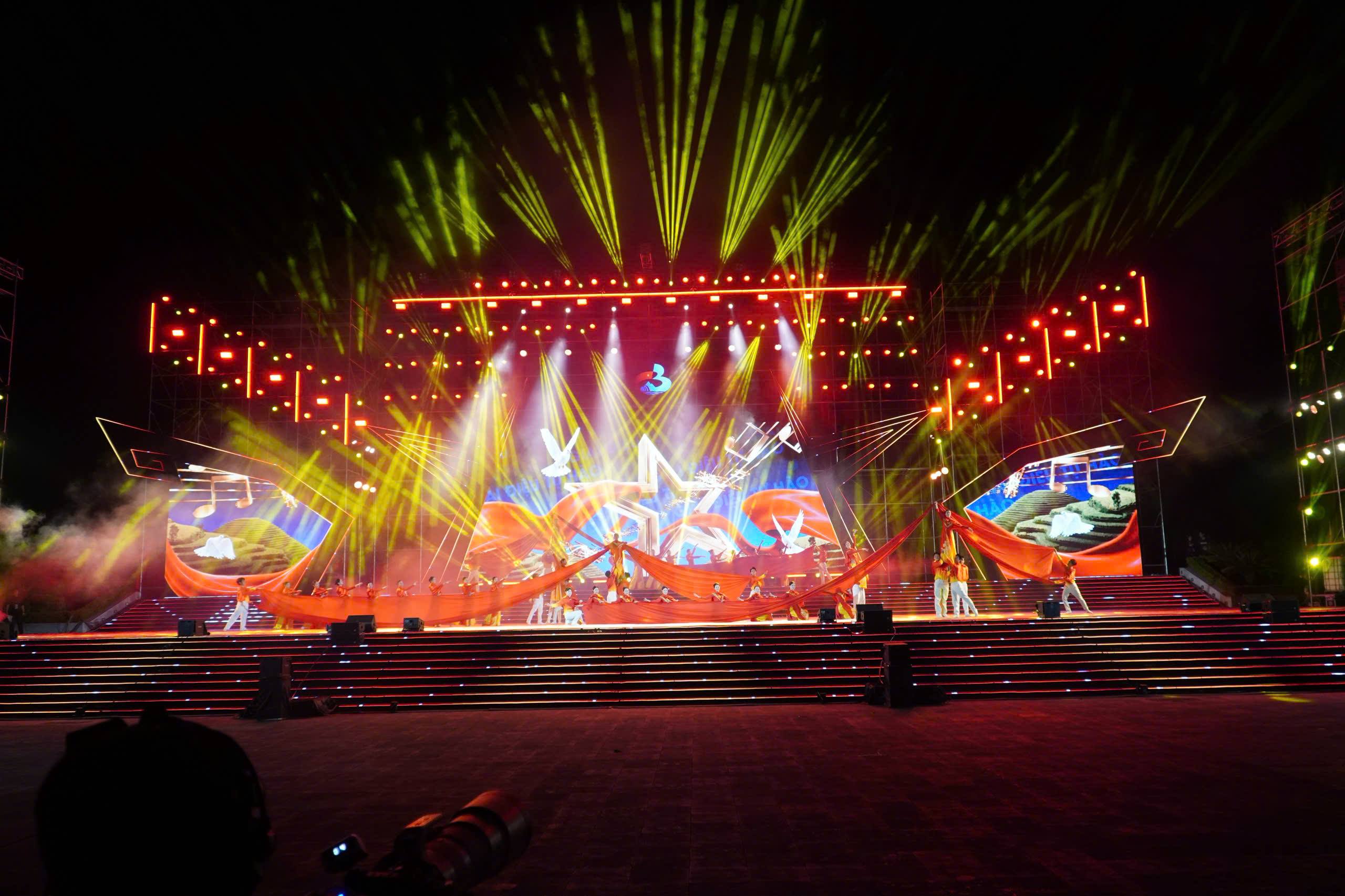 Concert Cao Bằng – Non nước ngàn năm