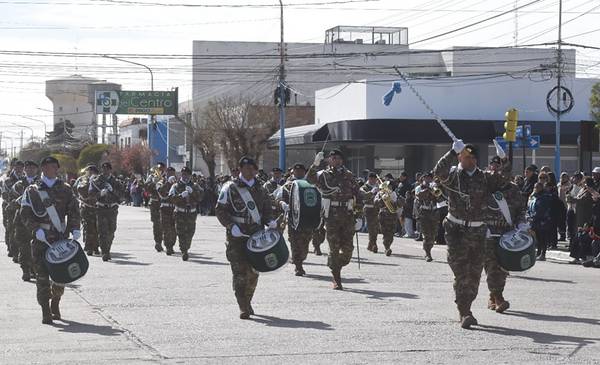 Desfile Cívico-Militar de Rawson
