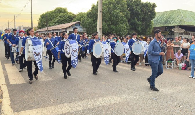 Desfile Cívico de Jaru em celebração ao 7 de setembro