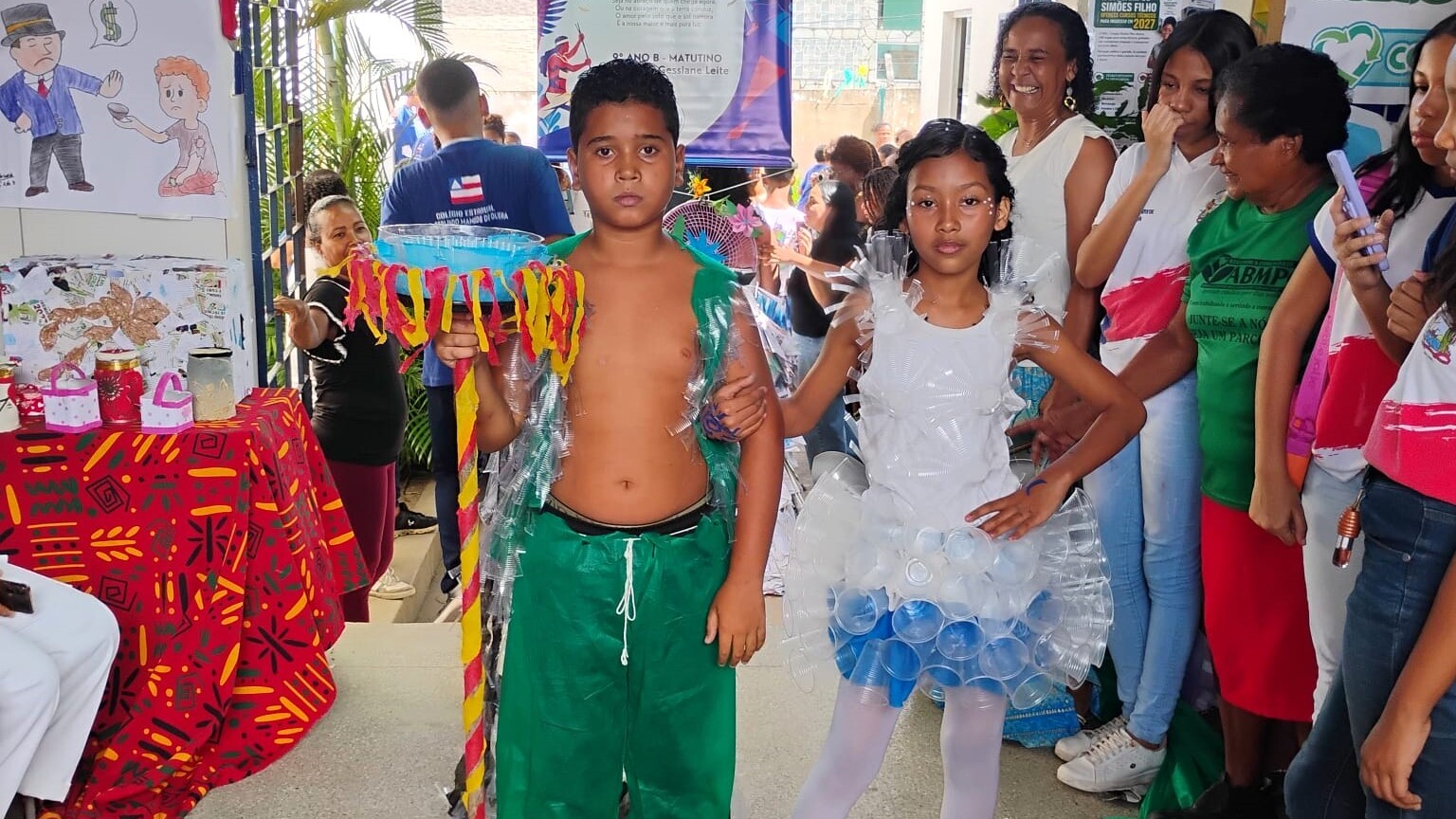 Desfile com roupas sustentáveis