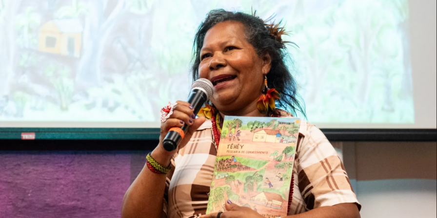Liça Pataxoop: Minha escrita é o desenho