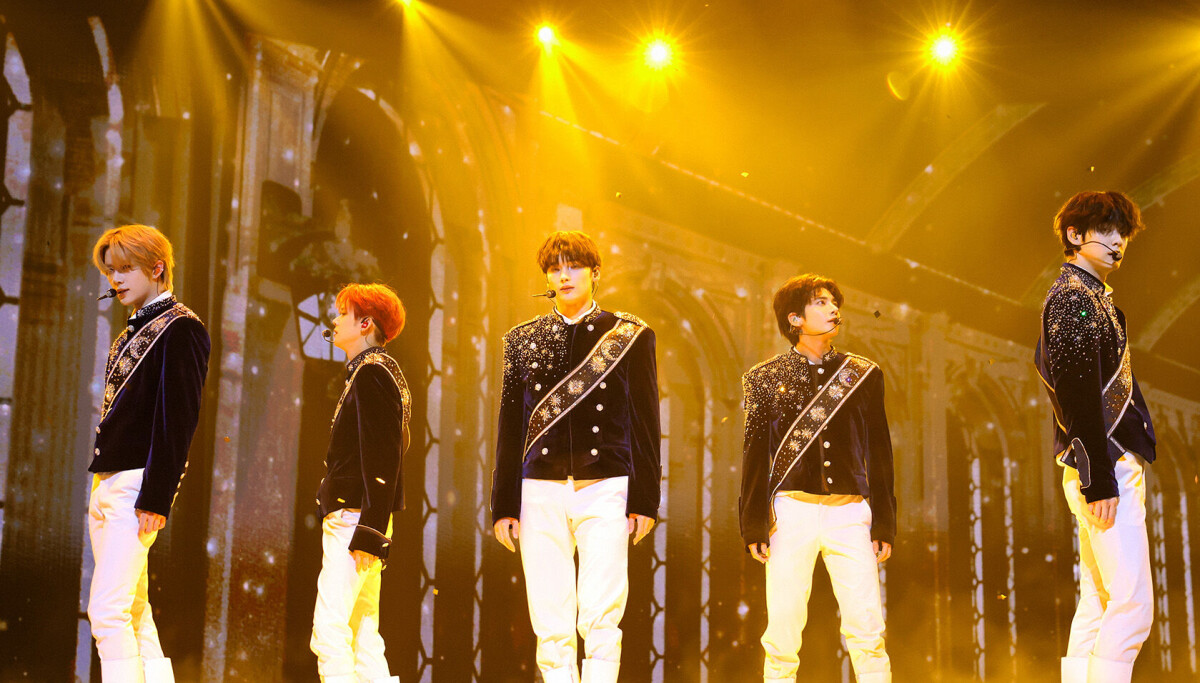 TOMORROW X TOGETHER WORLD TOUR <STEAL THE WIND>