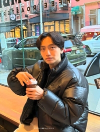Yoon Ddan Ddan Live Performance