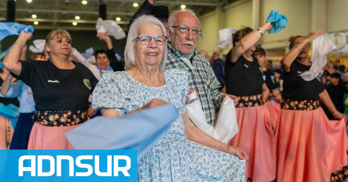 Festival Regional de Adultos Mayores «Folclore sí, penas no»